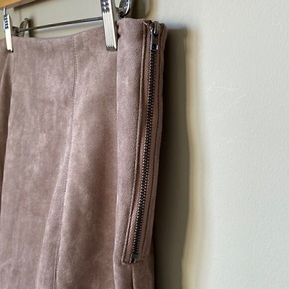 NWT She and Sky Suede Mini Skirt - Picture 4 of 11